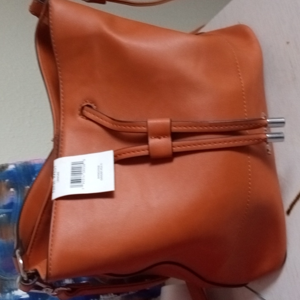 purse (medium size , brownish orange)